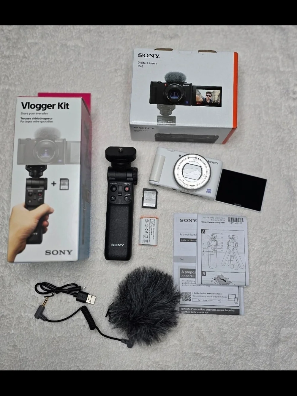 Sony White Vlog Camera Kit with Microphone and Grip